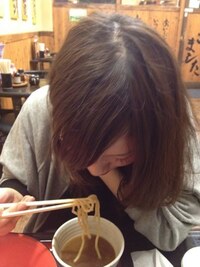 女性限定 こんなに髪長い人って実際にいるんですか 長いし綺 Yahoo 知恵袋