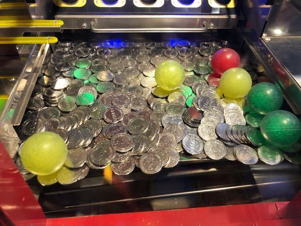 メダルゲーム初心者です。マリクルをやっていて、ボールが画像の メダルゲーム初心者です。マリクルをやっていて、ボールが画像の