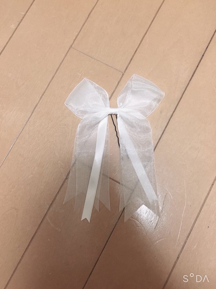 画像のようなリボンのヘアピンの作り方わかる人いませんか いましたら教えて Yahoo 知恵袋