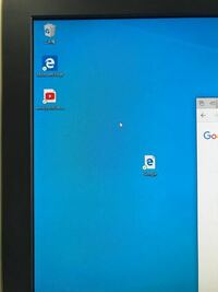 Windows10のショートカットアイコンについて Googleのショートカットを作りたいのですが
アイコンのロゴが左にあるYouTubeのように正しく表示されません
なぜでしょうか