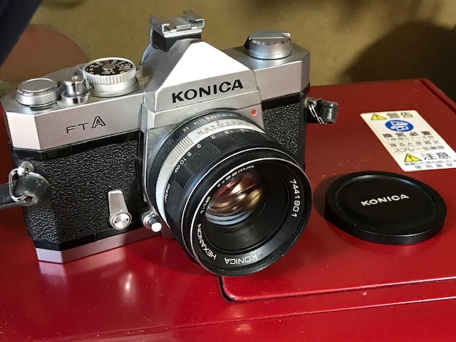先日祖父から50年ほど前のフィルムカメラを譲り受けたのですが覗いて