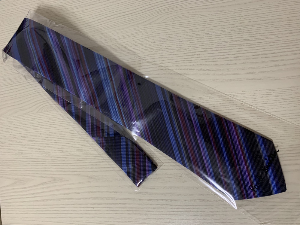 はじめまして 内定祝いに 彼氏にpaul Smithのネクタイをあげようと思うので Yahoo 知恵袋