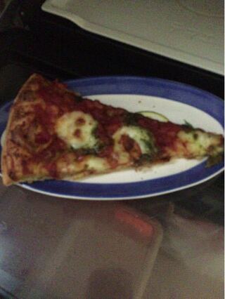 コストコの持ち帰りのピザについてです これは1切れカロリーどのくらいでし Yahoo 知恵袋