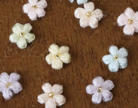 レース針で刺繍糸をお花に編みたいと思います モリーの花 というようなのです Yahoo 知恵袋