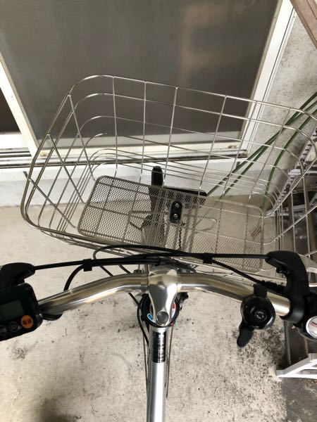 自転車のかごが歪んじゃってるのでキレイに直したいんですが、ど 