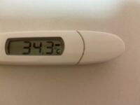 風邪ひいて寝てて測ったら体温が34度台になりました怖いです どうしたらい Yahoo 知恵袋
