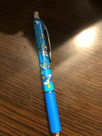 ディズニーランドで買ったこのボールペンとても書きやすくて変えの芯を探していま Yahoo 知恵袋