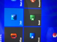 Windows10で 急に背景画面が黒くなる現象が多発します アイコンな Yahoo 知恵袋