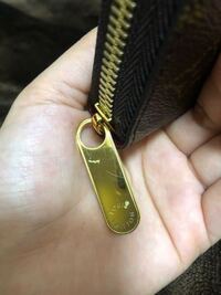 ルイヴィトンのお財布や鞄の金具って傷が付いている事が多い気が