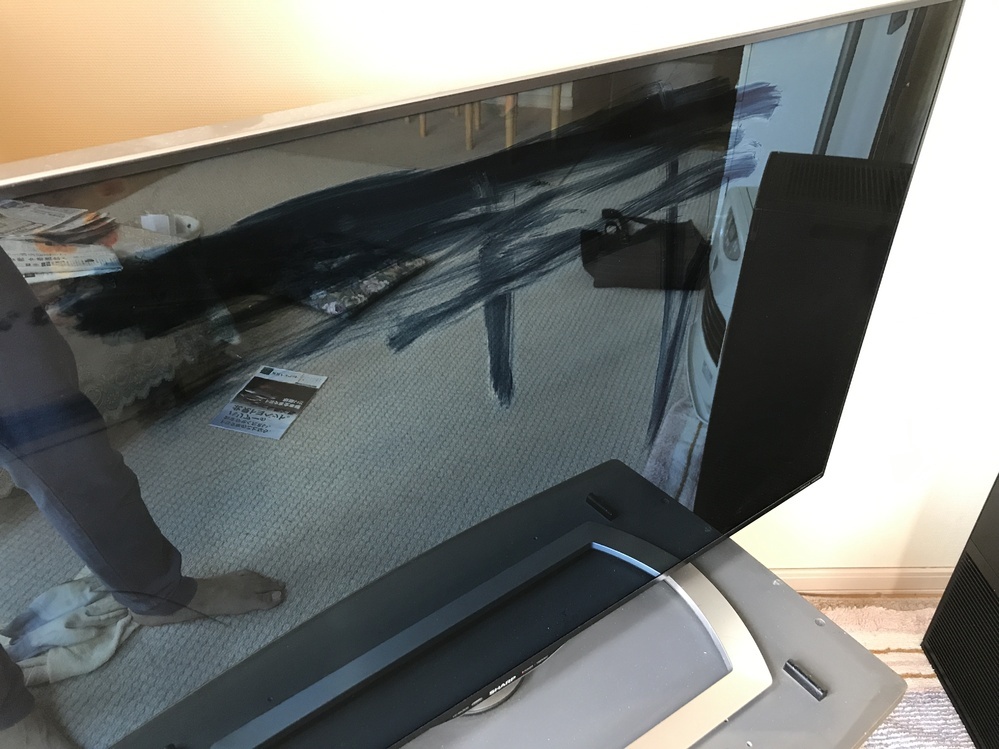 テレビの液晶画面を拭き掃除したらしく 跡が残ってしまいました 洗剤 Yahoo 知恵袋