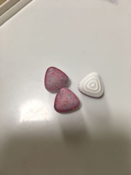 フリスクNEOのグレープ味を買って普通に食べてたんですが、初めて中