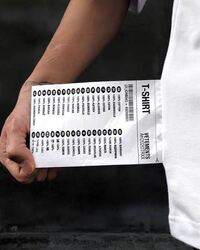 服に縫い付けてあるタグって 切りますか 綿100 とか 洗濯 Yahoo 知恵袋