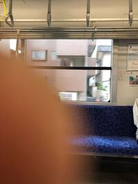 東武東上線の車両 窓を開けようと一生懸命頑張りましたが ビクともせず この車 Yahoo 知恵袋