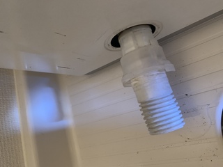 洗濯機の排水ホースについて質問です 洗濯機は Sanyoのasw Yahoo 知恵袋