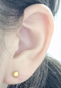 テテと同じようにピアスを開けたいのですが下２つはもうあいています 上の１ Yahoo 知恵袋