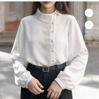 おしゃれに詳しい方すみません こういうかんじのボタンが真ん中にない服 Yahoo 知恵袋