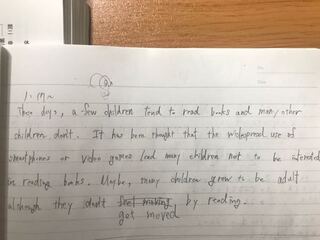 英作文の添削をお願いします 近年 子供たちは 本を読む子どもと圧倒的多 Yahoo 知恵袋