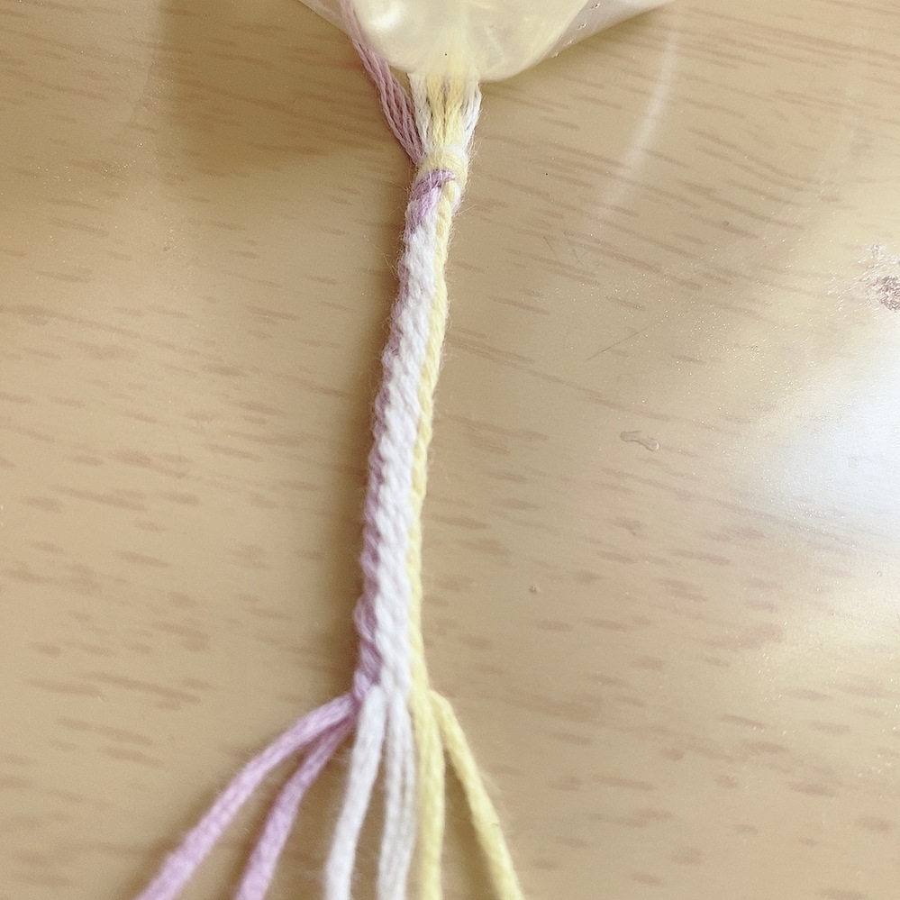 ミサンガの編み方で この編み方が分かる方いませんか 昔途中までやってたみ Yahoo 知恵袋