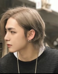 このテテの写真はいつのですか また この髪型の名前もできれば教えてほしいです Yahoo 知恵袋