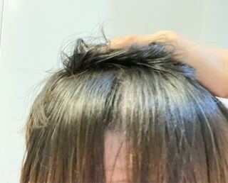 前髪 割れる 前髪が割れる時の対処法6選 かわいく斜め流しがしたい コツはブローにあり