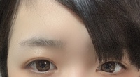 この眉毛の形は微妙でしょうか顔や目と不釣り合いですか太眉がいいかな Yahoo 知恵袋