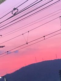 夕焼けで空がピンク色になるのはどういう現象ですか 太陽は夕焼けや朝 Yahoo 知恵袋