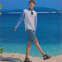 Btsのジンくん 脚短いって言われてますけど普通に長くないですか Yahoo 知恵袋