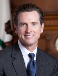 アメリカのカリフォルニア州のニューサム知事はハンサムだと思いますか？(´・ω・`) 