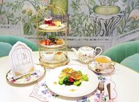 量産型ヲタクの方に質問です 新宿や渋谷で可愛い雰囲気のお店や Yahoo 知恵袋