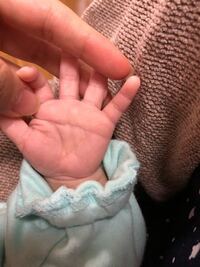生後2週間の新生児の息子の右手だけにますかけ線 の手相がありま Yahoo 知恵袋