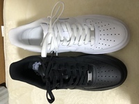 白色のaf1をスニーカーダンクで黒色をzozoでどちらも新品で購入 Yahoo 知恵袋