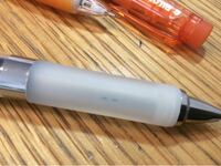 シャーペンの先を回して外れるところにこのような緑のカビみたいなのが付く Yahoo 知恵袋