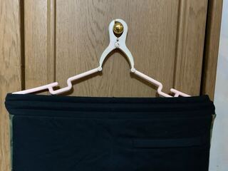 写真見てください ジャージのパンツのウェストのゴムを伸ばす方法 Mサイズ Yahoo 知恵袋