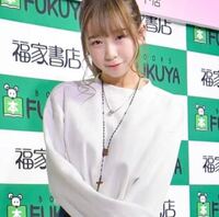 金子理江ちゃんがよくつけてる この十字架のネックレスは どこのものなのでしょ Yahoo 知恵袋