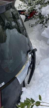豪雪のため車のリアワイパーが画像のように下に曲がってしまいました これは自分 Yahoo 知恵袋