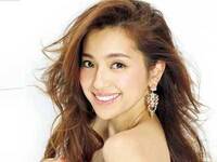 Cmで見たモデルさんが誰なのか気になっています 電車の中で見 Yahoo 知恵袋