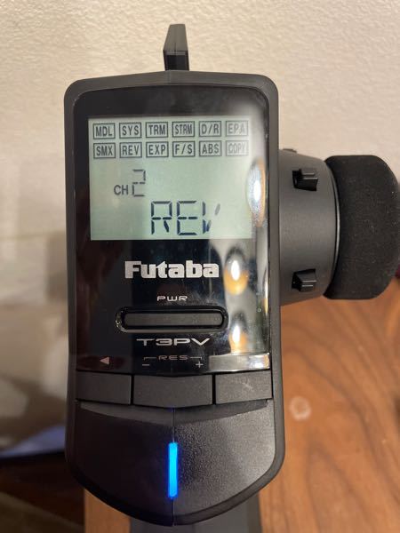 ラジコン初心者です。お勧めされてFutabaのT3PVのプロポを買いました
