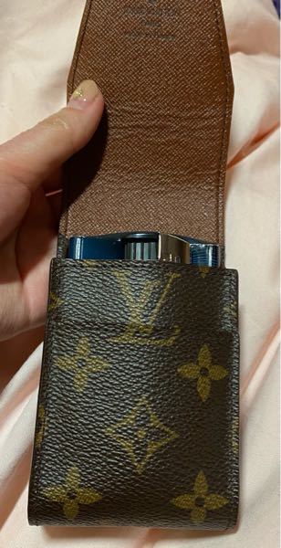 ヴィトンのシガレットケースを買ったんですが小さいせいか使い方が分か