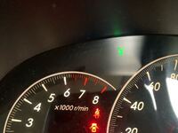 アルファード警告灯 について この緑の警告灯ってどういう意味で Yahoo 知恵袋