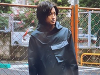 Wowowドラマ 太陽は動かない の中で 藤原竜也さんが着用してい Yahoo 知恵袋