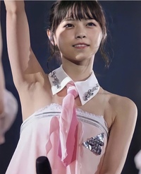 西野七瀬さんの脇傷 みたいなのってなんですか 豊胸でも無さそうですし Yahoo 知恵袋