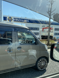 初めて見ました 軽自動車の左ハンドルどういうことでしょうか Yahoo 知恵袋