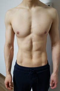 これって体脂肪率どれくらいですかね 先週までの１ヶ月は体組成計で9 前後だっ Yahoo 知恵袋