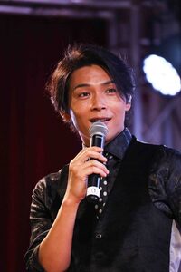 歌謡曲のおはなし 歌謡コーラスグループ 純烈の白川裕二郎さん 写真 Yahoo 知恵袋