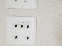 我が家の2階のウォークインクローゼットの中にこのような差込口がある Yahoo 知恵袋