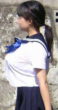 高校2年の女子です 胸が急成長しすぎて困ってます 私は中学3年ま Yahoo 知恵袋