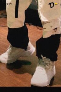 これはなんて言う種類のスニーカーですか Yahoo 知恵袋