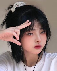 Tiktokで一重の中国人の子探してます ボブくらいの子で名前は Yahoo 知恵袋