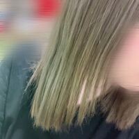 美容院でミルクティーにしてくださいと言ったのにこのような色に染められてしまい Yahoo 知恵袋