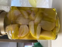 数ヵ月前にんにくオリーブオイルを作ってコンロの下に置いておいて Yahoo 知恵袋